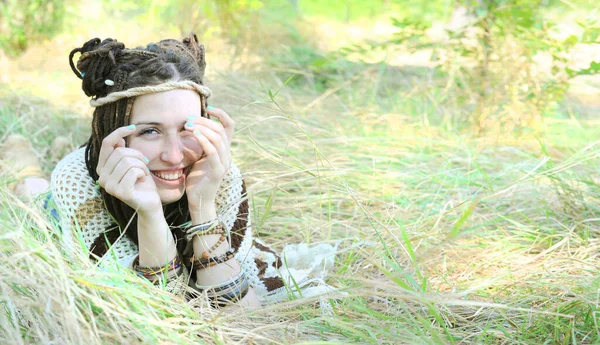 Smiling Young Woman Portrait Two Dreadlocks Ponytail Hairstyle Posing Sunny — 图库照片