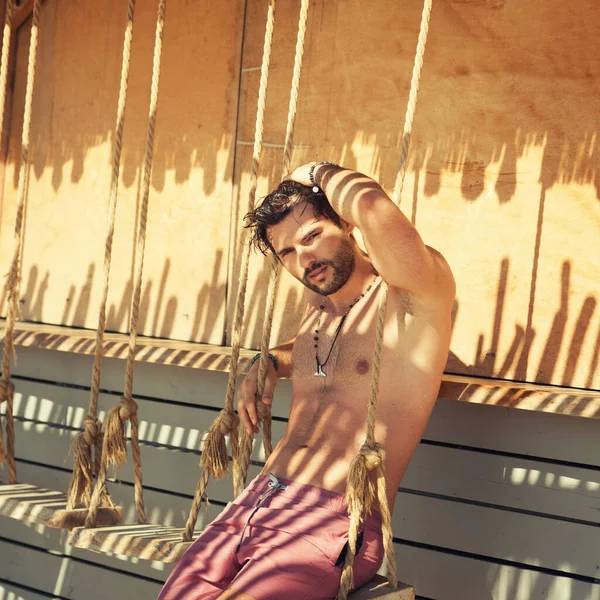 Sexy Topless Joven Tropical Hombre Retrato — Foto de Stock