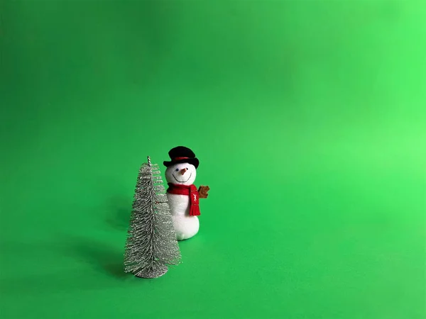 Boneco Neve Inverno Com Árvore Natal Chave Croma Tela Verde — Fotografia de Stock