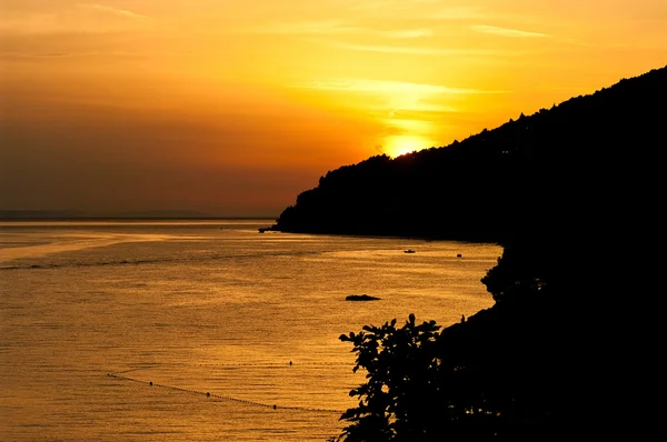 Hermosa puesta de sol naranja en Croacia —  Fotos de Stock