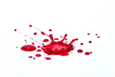 beyaz izole parlak kırmızı sıvı damlacıkları (splatters)