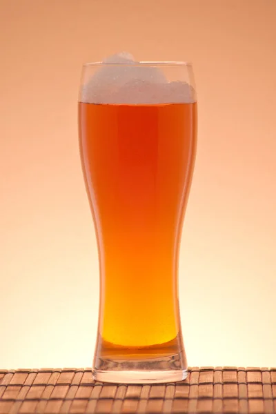 Copo de cerveja. — Fotografia de Stock