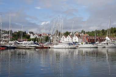 Sakin yazları günde marina kristiansand lillesand, Norveç.