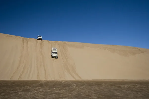 ナミブ砂漠ロード 4 x 4 冒険オフ — ストック写真
