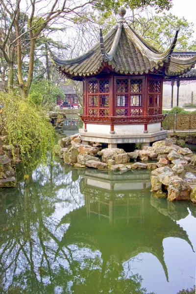 Pagoden i ödmjuk administratörens trädgårdar, suzhou, Kina — Stockfoto