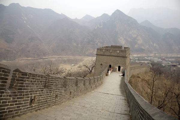 Views of the mountains from the Great Wall of China. — Stock Photo, Image