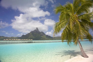 tropik sahil & mount otemanu, bora bora, Fransız Polinezyası lagün genelinde göster.