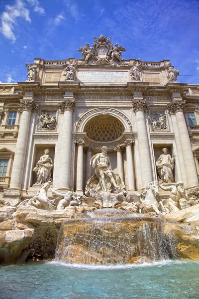 Fontaine de Trevi (Fontana di Trevi) dans le Rione de Trevi à Rome, Italie . — Photo