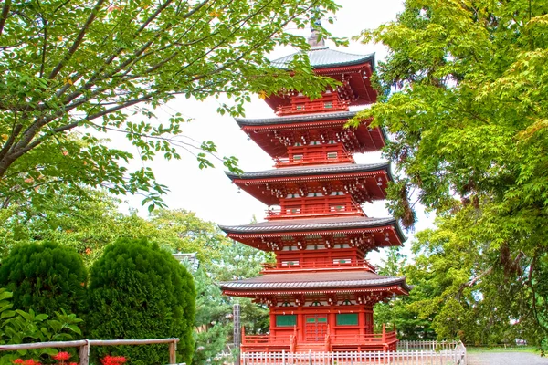 Widok na pięć piętrowy pagoda w świątyni saisho w hirosaki, japan. — Zdjęcie stockowe