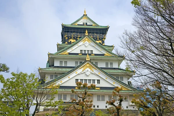 Belangrijkste toren van de osaka castle, osaka, japan. — Stockfoto