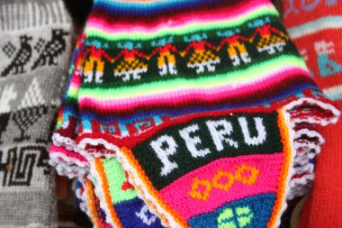 Perulu örme şapka ile geleneksel desen, peru.