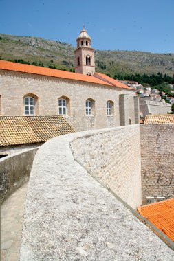dubrovnik, Hırvatistan eski şehir şehir duvarlarından göster.