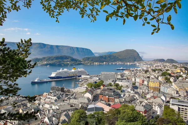 Alesund Panoramiczny Widok Archipelag Piękne Centrum Miasta Secesyjna Architektura Fiordy — Zdjęcie stockowe