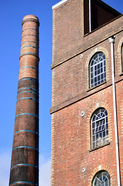 baca ve fabrika binası