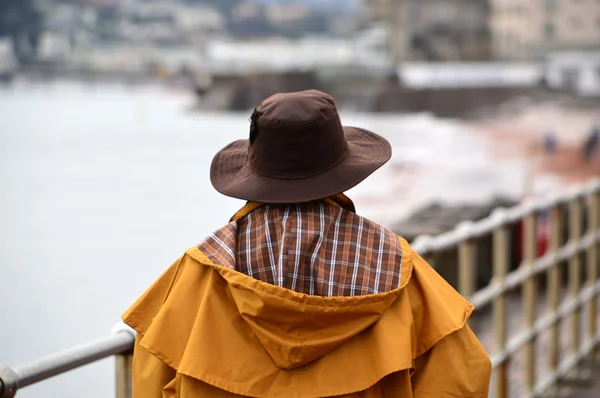 Chapéu e capa de chuva — Fotografia de Stock