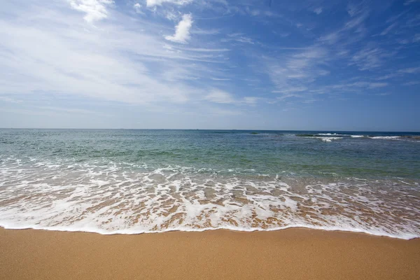 Playa de olas —  Fotos de Stock