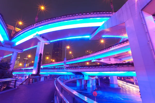 上海、高速道路引き起こせる夜 — ストック写真
