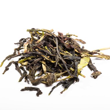 Beyaz bir arka plan üzerinde çay