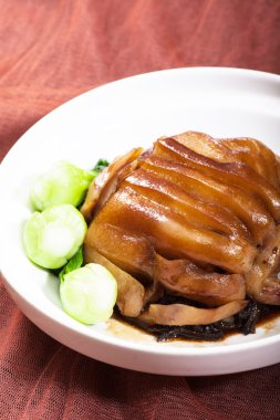 Çin kızarmış domuz eti yemek soya sosu