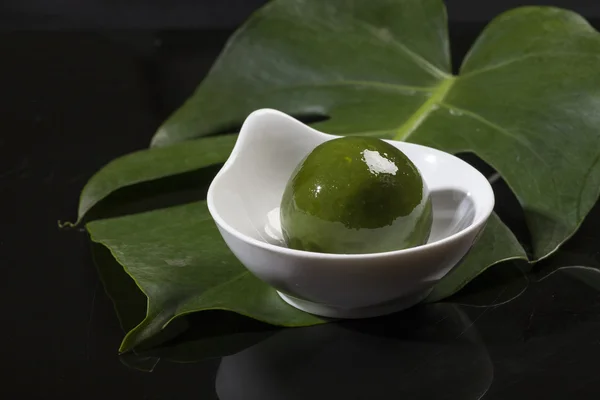 Chinesische Snacks, grüne Knödel — Stockfoto