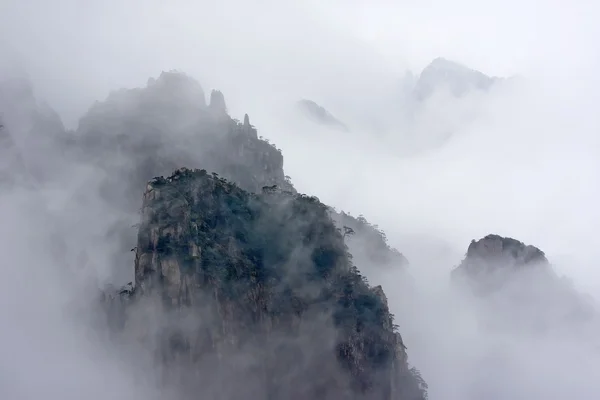 Çin huangshan sis — Stok fotoğraf