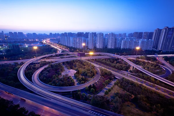 Vista aerea del viadotto della città — Foto Stock