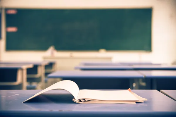 Leere Klassenzimmer in der Schule — Stockfoto