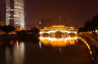 Çin chengdu şehir gece