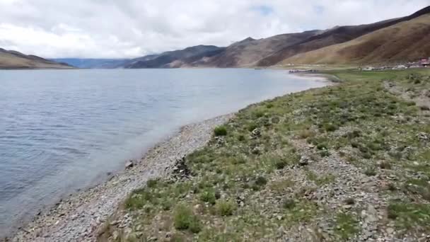 Yamdrok Gölü Nün Tibet Çin Güzel Gölün Hava Görüntüleri — Stok video