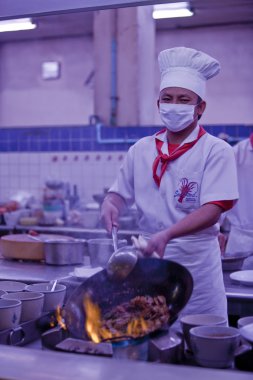 Şef pişirme Pan lezzetli Asya gıda