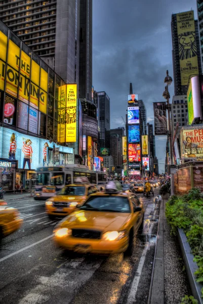 Taxi astratti a Times Square — Foto Stock