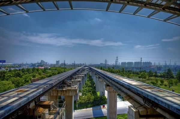 Manyetik raylı tren istasyonu