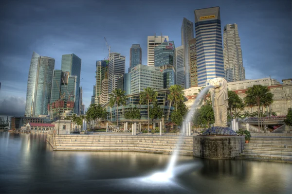 Bir filtre nd 110 ile Singapur merlion — Stok fotoğraf