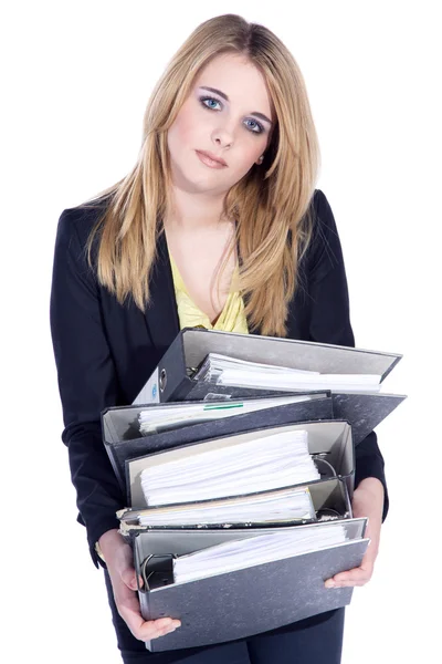Geschäftsfrau steht mit Packungen auf weißem Hintergrund — Stockfoto