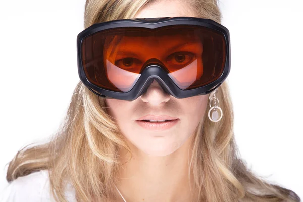Блондинка в лыжных очках — стоковое фото
