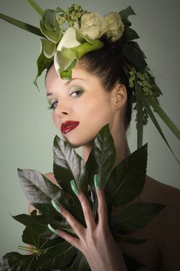 flora ile sanat esmer kız