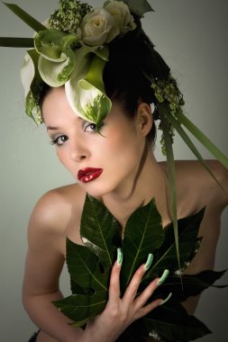 flora ile sanat esmer kız