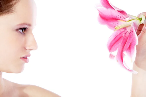 Nago blondynka z kwiatami — Zdjęcie stockowe
