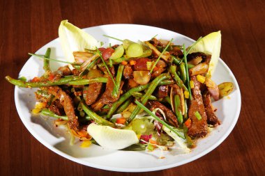 et ve sebzeli salata