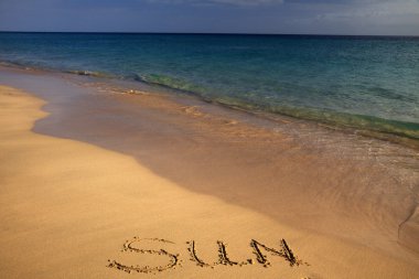 plaj deniz işareti ile