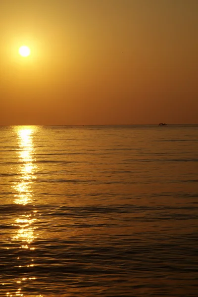 海の上の夕日 — ストック写真