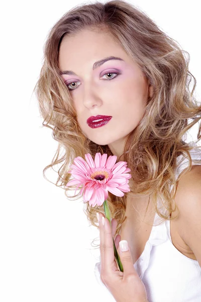 Chica rubia desnuda con flores — Foto de Stock