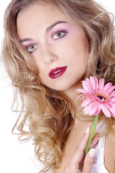 Nackte blonde Mädchen mit Blumen — Stockfoto