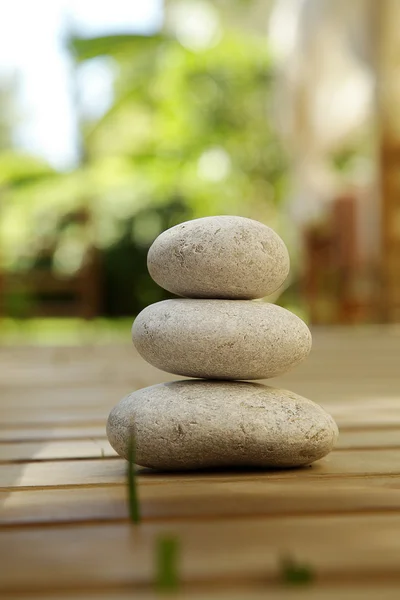 Pyramide aus Steinen — Stockfoto