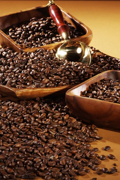 Basket with coffee beans — Stock Photo, Image