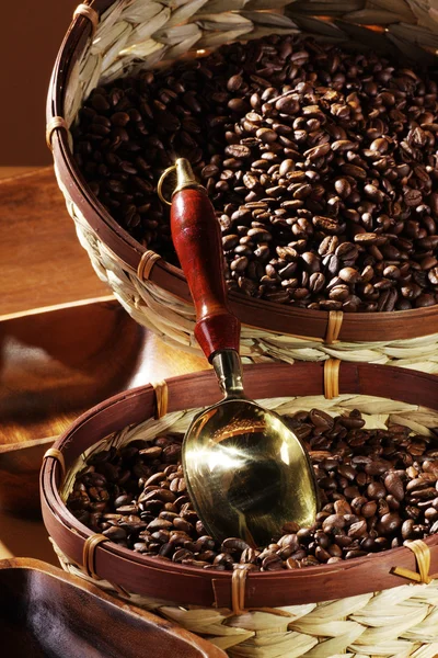 Basket with coffee beans — Stock Photo, Image