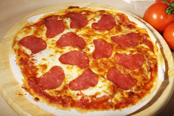 Tomato pizza — Stock Photo, Image