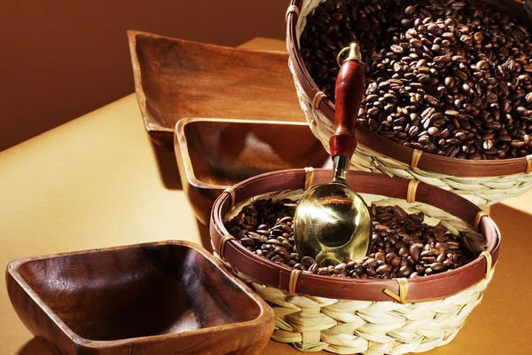 Basket with coffee beans — Stock Photo, Image