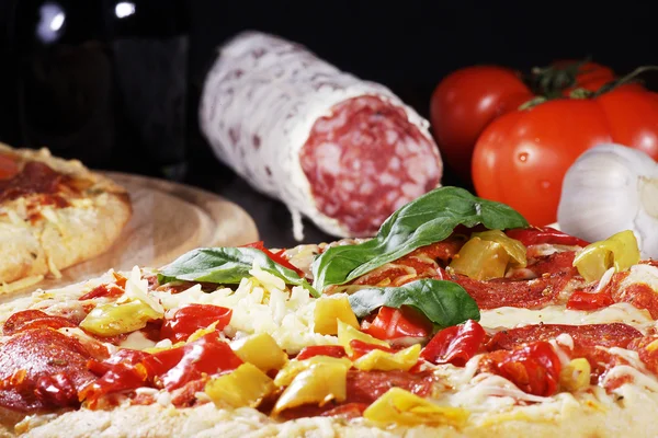 Pizza with vegetables — Stock Photo, Image