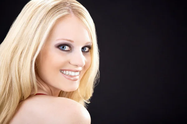 Gezicht blond meisje close-up — Stockfoto